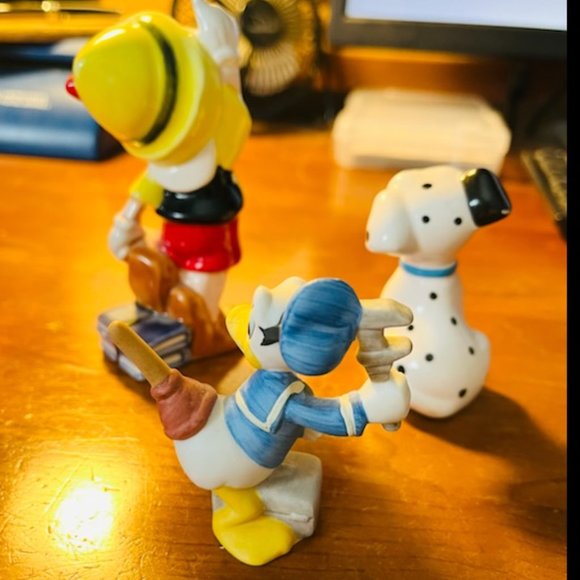 Disney China Mini Figures Lot of 3 Donald Duck, Pinocchio, Dalmatian Collectable - Picture 2 of 5